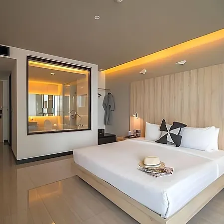Tsix5 Phenomenal โรงแรม