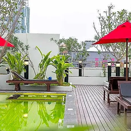 Sunshine Hip Hotel 3*