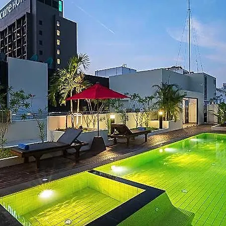 Sunshine Hip Hotel 3*