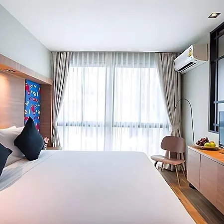 Sunshine Hip Hotel