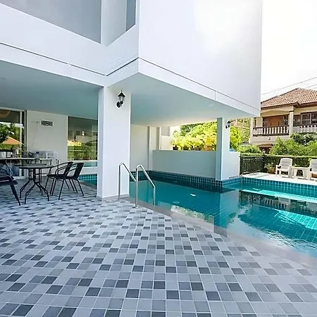 Baan Hinwong Hotel 2*