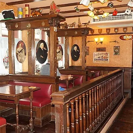 Queen Victoria Inn. Hotel 2*