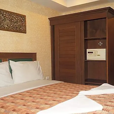 Hotel Queen Victoria Inn. Pattaya