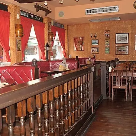 Queen Victoria Inn. 2* Pattaya