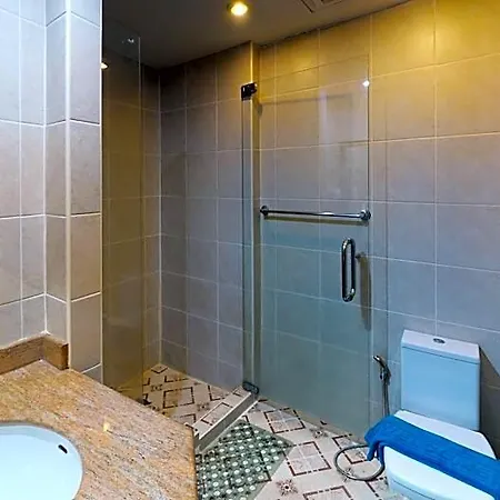 Queen Victoria Inn. 2*