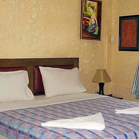 Queen Victoria Inn. Hotel