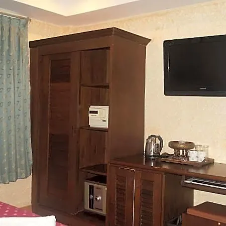Queen Victoria Inn. Hotel
