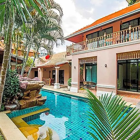 พระตำหนักวิลล่า 10 ห้องนอน พร้อมสระว่ายน้ำส่วนตัว Villa Pattaya