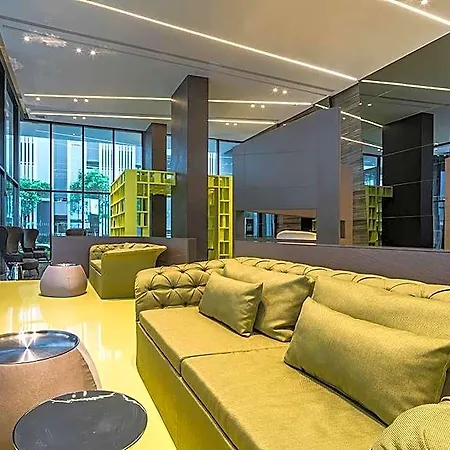 โรงแรม The Base By Fiona 5*