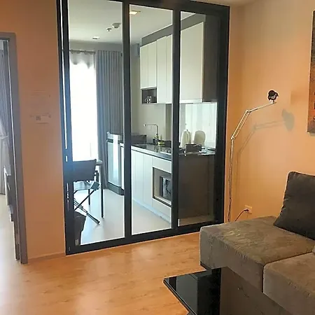 โรงแรม The Base By Fiona Pattaya