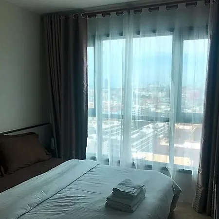 The Base By Fiona โรงแรม Pattaya