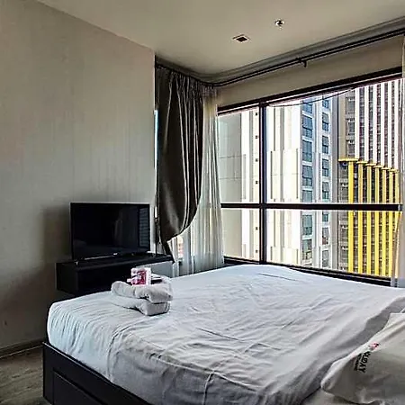 โรงแรม The Base By Fiona Pattaya