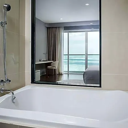 Hotel White Residences 3*