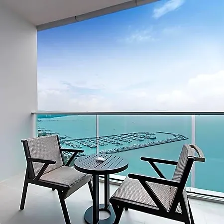 Hotel White Residences