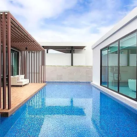 White Residences 3*