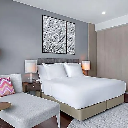 White Residences 3*
