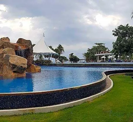 White Residences Hotel