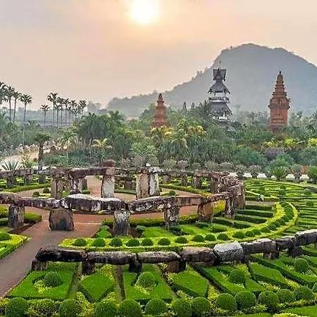 Baan Cha-lier Sook Bangsaray