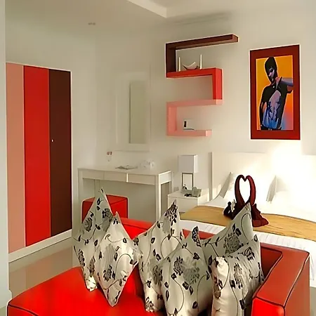 Sansuk Gay Sauna And โรงแรม 2*