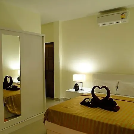 Sansuk Gay Sauna And โรงแรม 2*