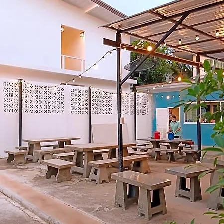 Baan Klang-dao Hotel 2*
