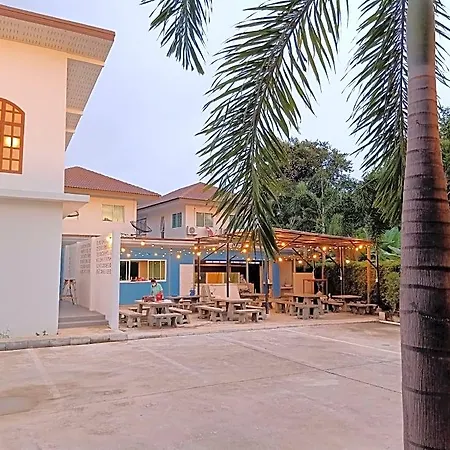 Baan Klang-dao 2*