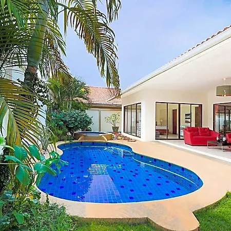 Hotel Avoca Pool Pattaya