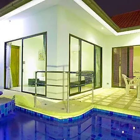 Hotel Avoca Pool