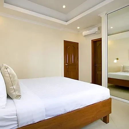 Avoca Pool Hotel 3*