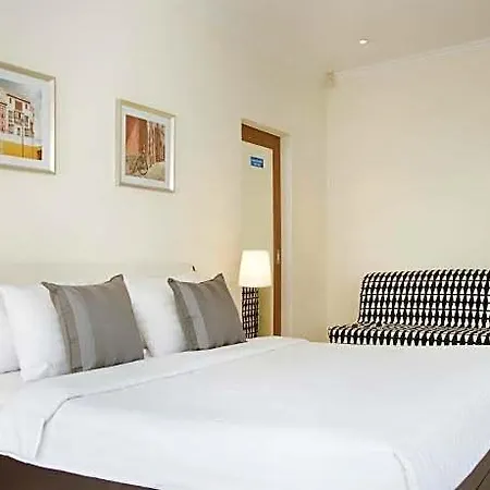 Avoca Pool Hotel 3*