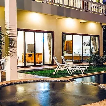 Avoca Pool Hotel 3*
