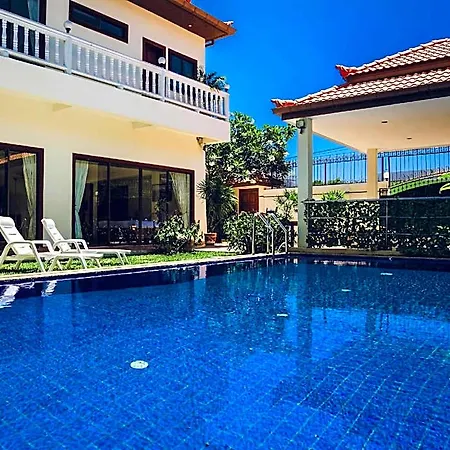 Hotel Avoca Pool Pattaya