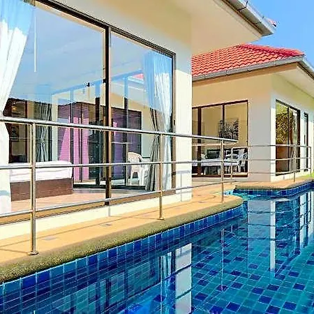 Avoca Pool 3*