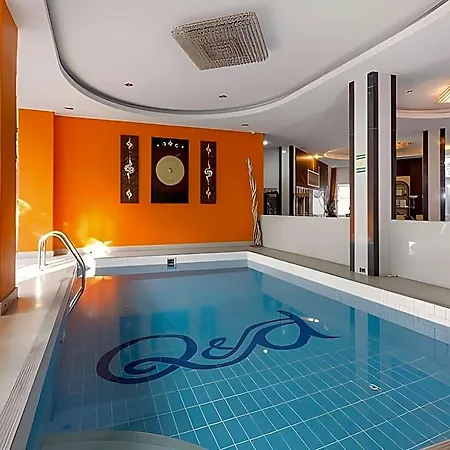 Inn Yes O'tel By Benya Pattaya