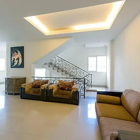 Inn Yes O'tel By Benya Pattaya
