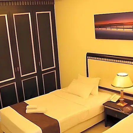 Yes O'tel By Benya 3* Pattaya