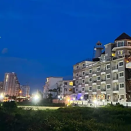 Lighthouse Hotel 2*