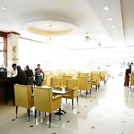 โรงแรม The Grand