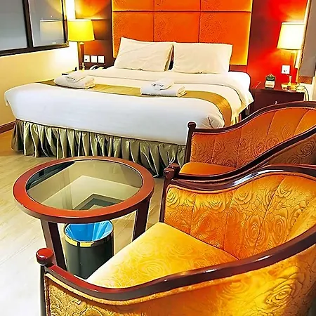 The Grand โรงแรม 3*