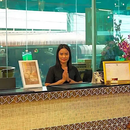 The Grand โรงแรม 3*