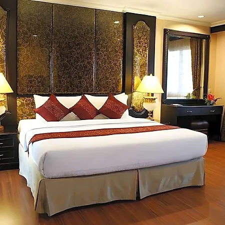โรงแรม แอลเค รอยัลสวีท 4*