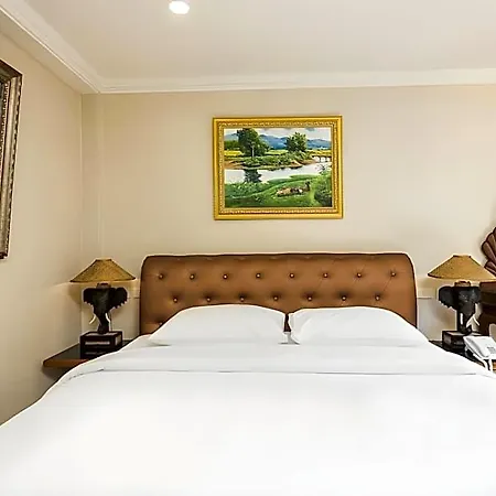 Hotel The Ambiance 3*
