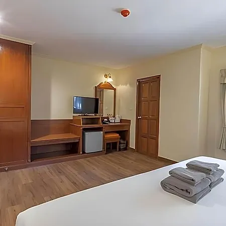 Sabai Nearby Marina 3*