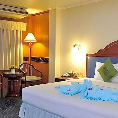 Sabai Nearby Marina 3*