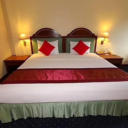 Hotel Sabai Nearby Marina