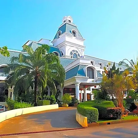 The Camelot โรงแรม 4*