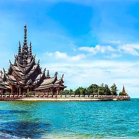 โรงแรม Eastiny Seven