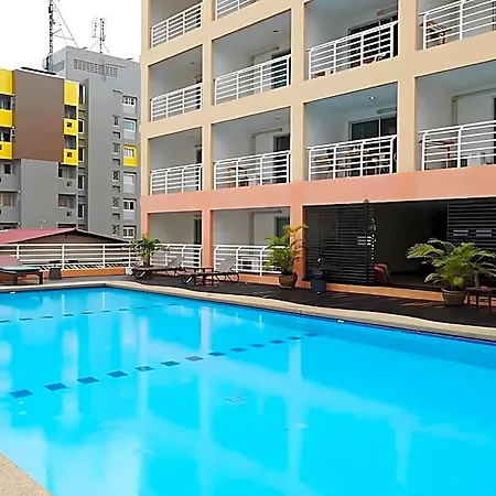 โรงแรม Eastiny Seven