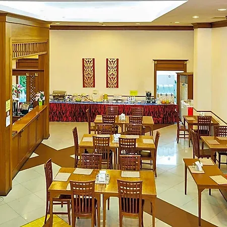 โรงแรม Eastiny Seven 3*