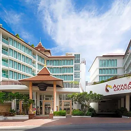 Aiyara Grand Hotel 5*